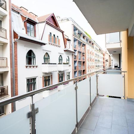 Vig Apartment - With Private Parking Budapest Extérieur photo